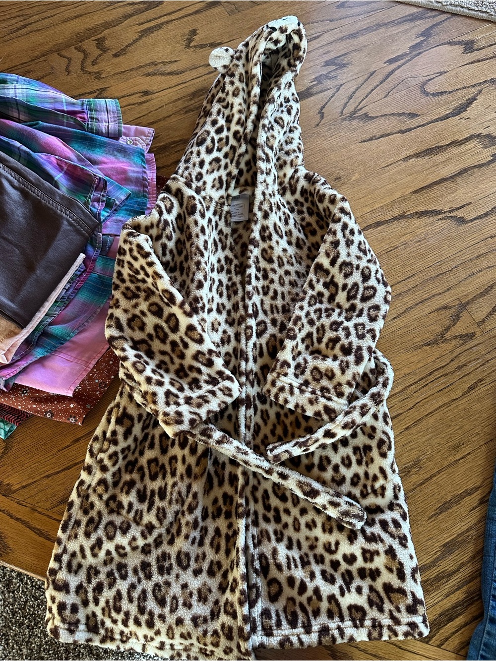 Gap leopard robe